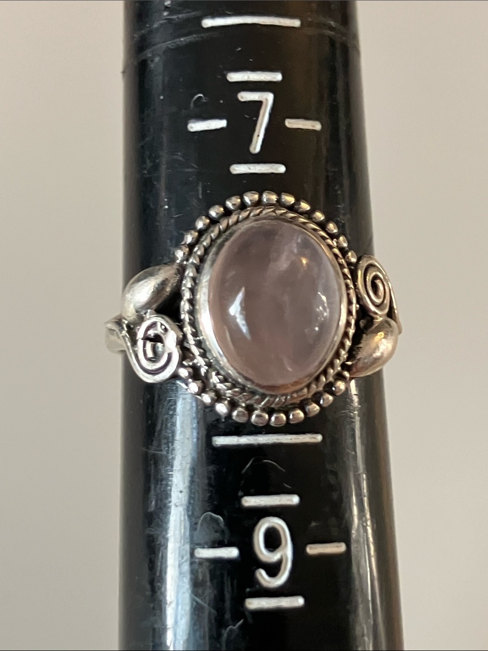 Sterling Silver Rose Quartz Oval Ring - Pink Gemstone